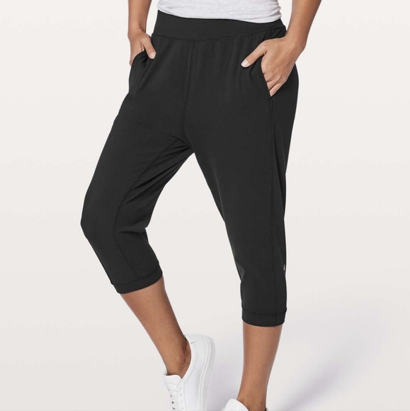 Lululemon Rejuvenate Crop Black Women's 4 W6AM9S - Picture 2 of 11